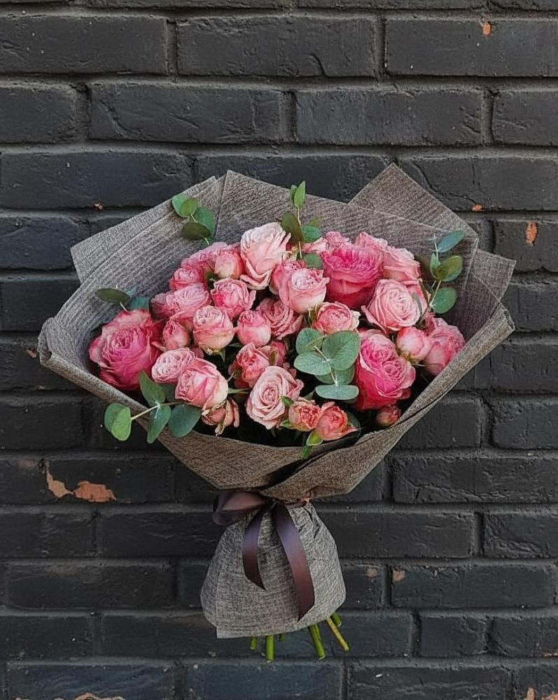 Букет цветов из: Розы в Михайловском