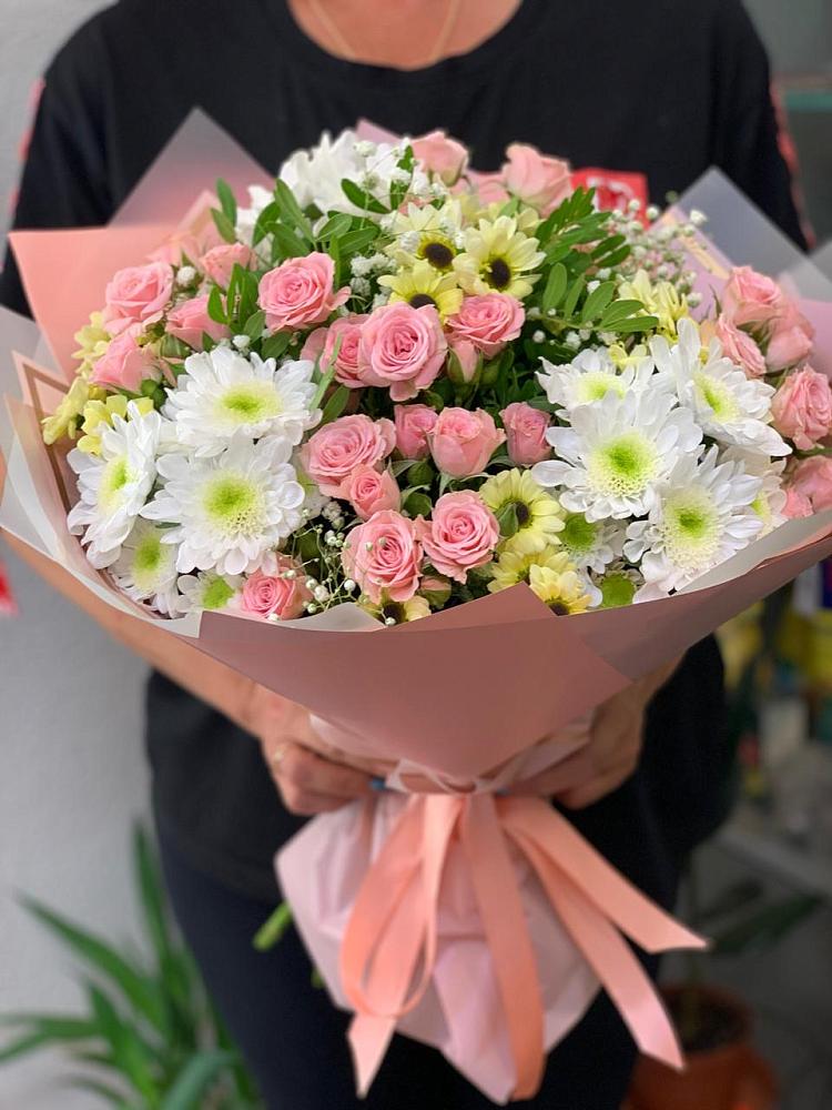 Букет цветов из: Розы и Хризантемы в Михайловском