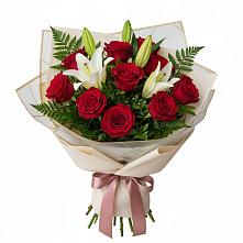 Букет цветов из:  Лилии и Розы в Михайловском