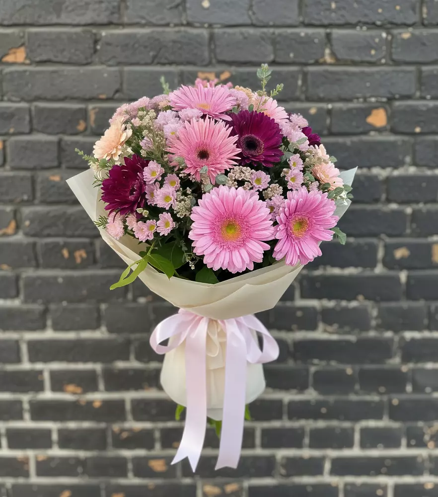 Букет цветов из: Герберы и Хризантемы в Михайловском