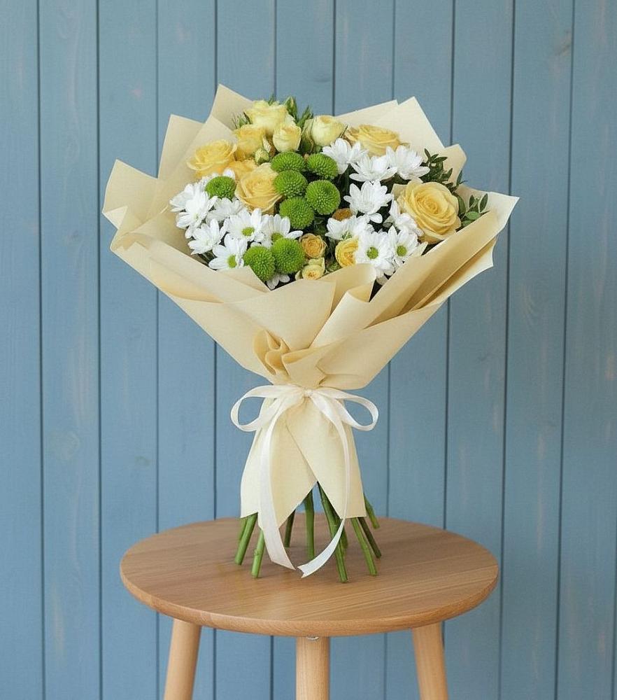 Букет цветов из: Хризантемы и Розы в Михайловском