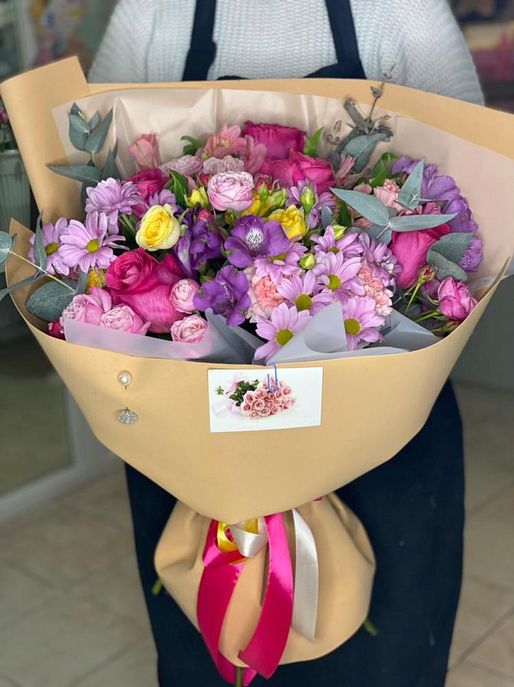 Букет цветов из: Хризантемы, Гвоздики и Альстромерии в Михайловском