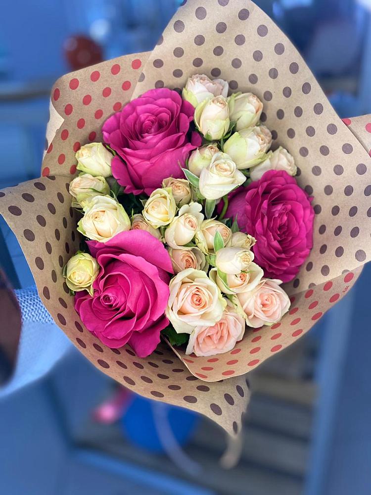 Букет цветов из: Розы в Михайловском