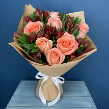 Букет цветов из:  Розы и Альстромерии в Михайловском