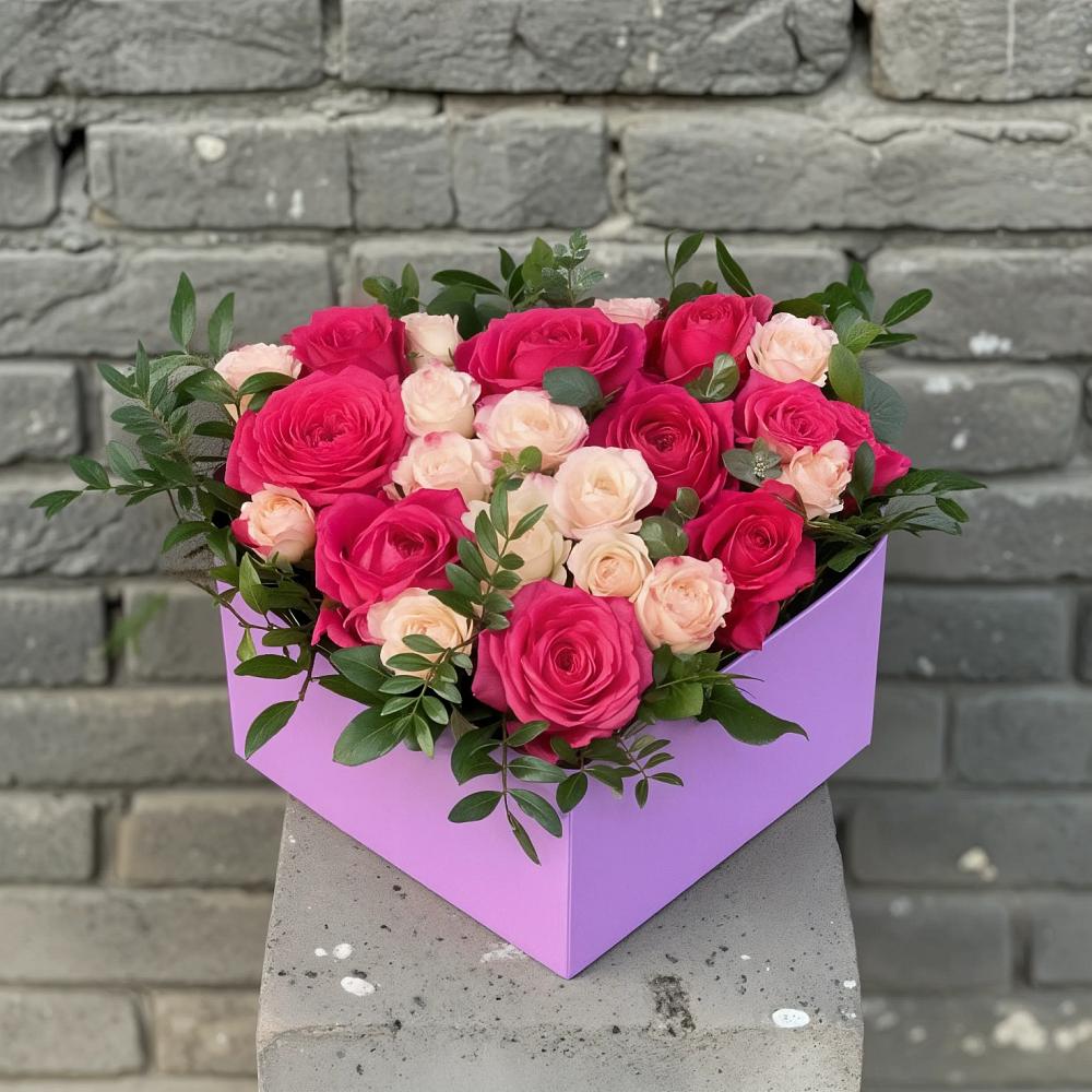 Цветочная композиция из Розы в коробке в Михайловском