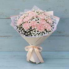 Букет цветов из:  Гвоздики в Михайловском