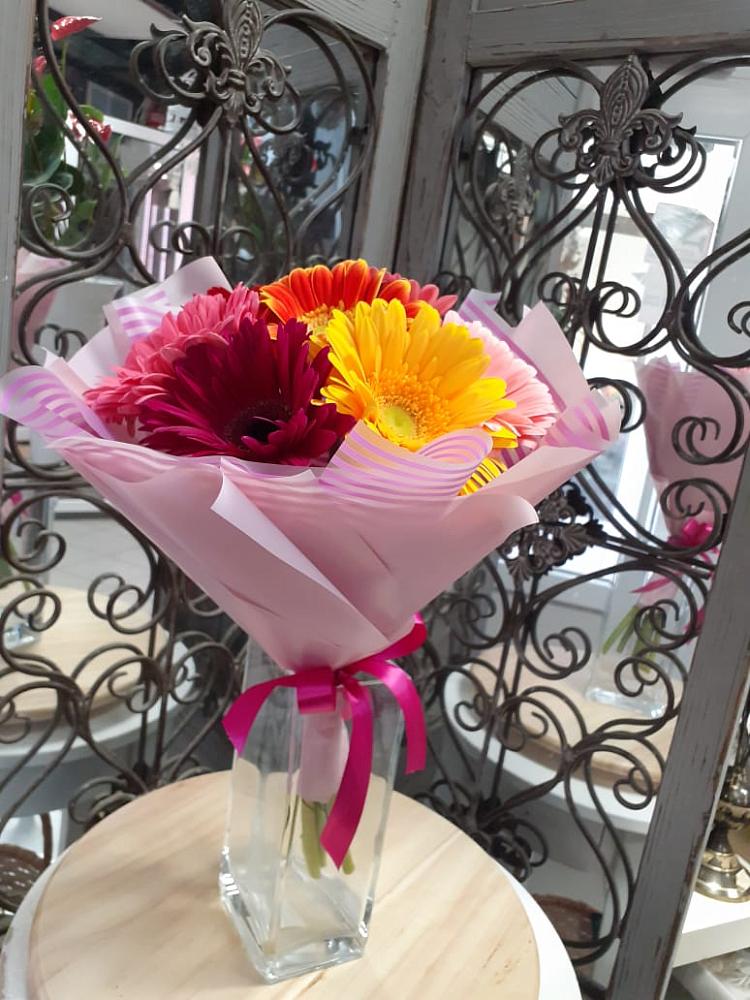 Букет цветов из: Герберы в Михайловском