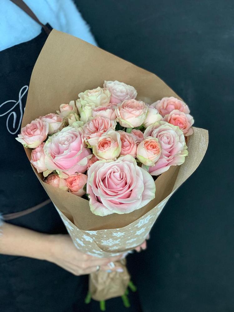 Букет цветов из: Хризантемы и Розы в Михайловском