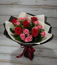 Букет цветов из:  Розы в Михайловском