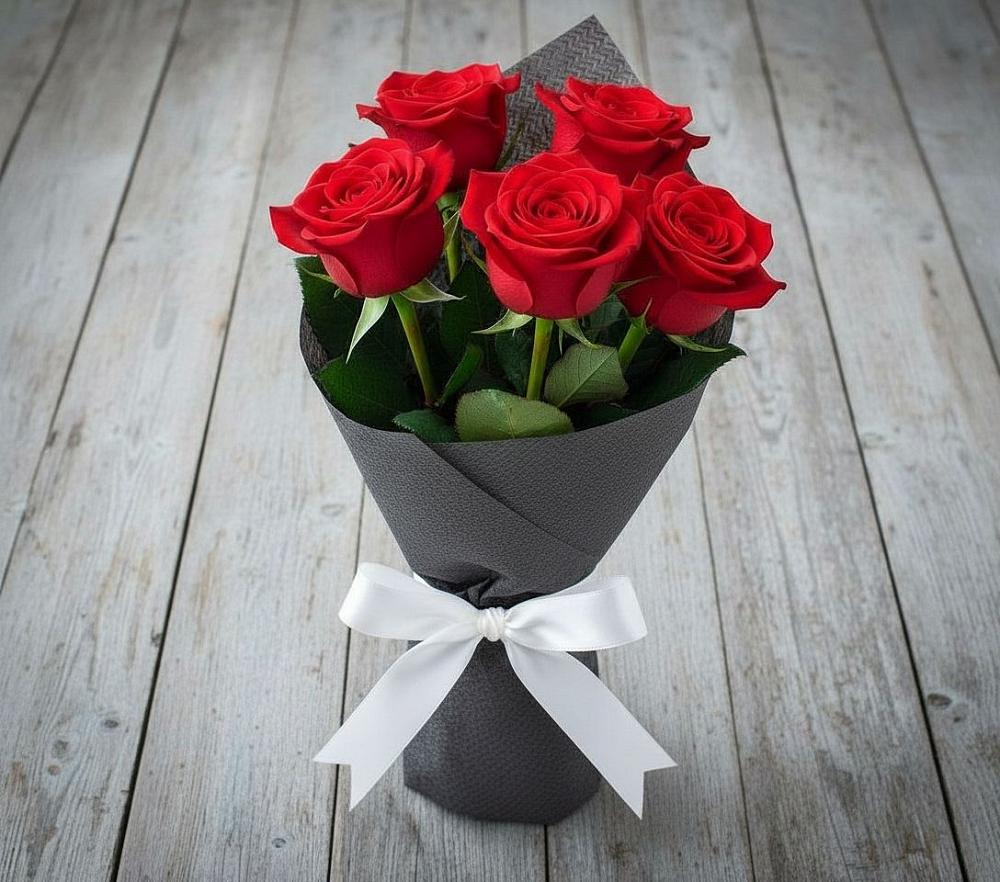 Букет 5 Красных роз Эдлесс Лав в Михайловском