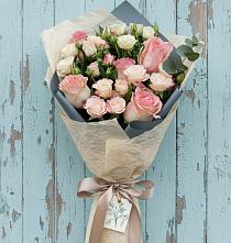 Букет цветов из:  Розы в Михайловском