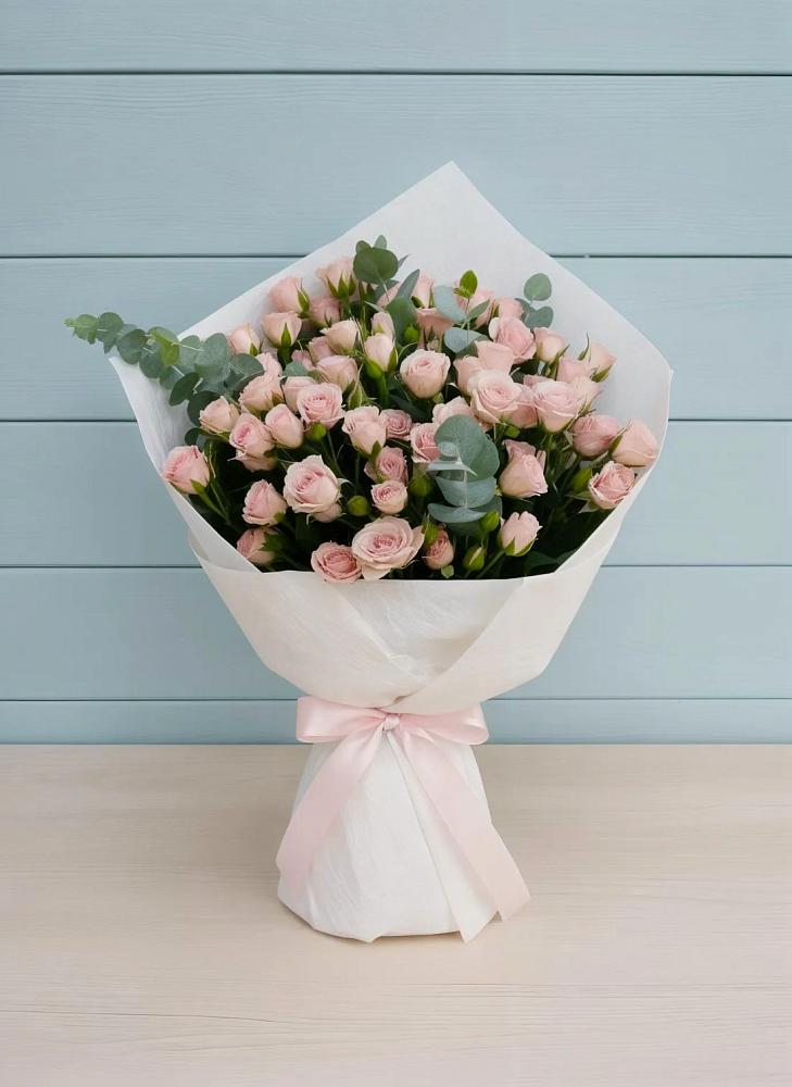 Букет цветов из: Розы в Михайловском