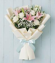 Букет цветов из:  Лилии в Михайловском