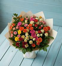 Букет Микс из разноцветных кустовых роз в Михайловском