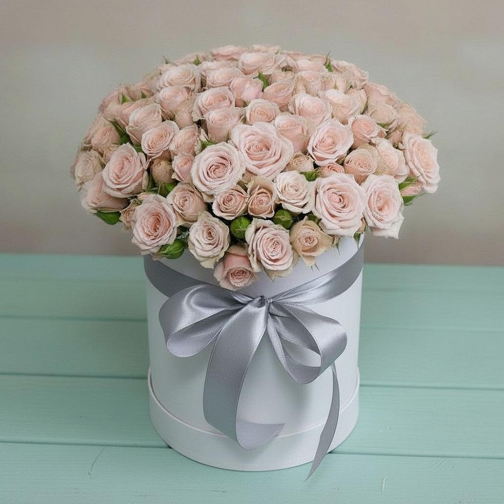 Цветочная композиция из Розы в шляпной коробке в Михайловском